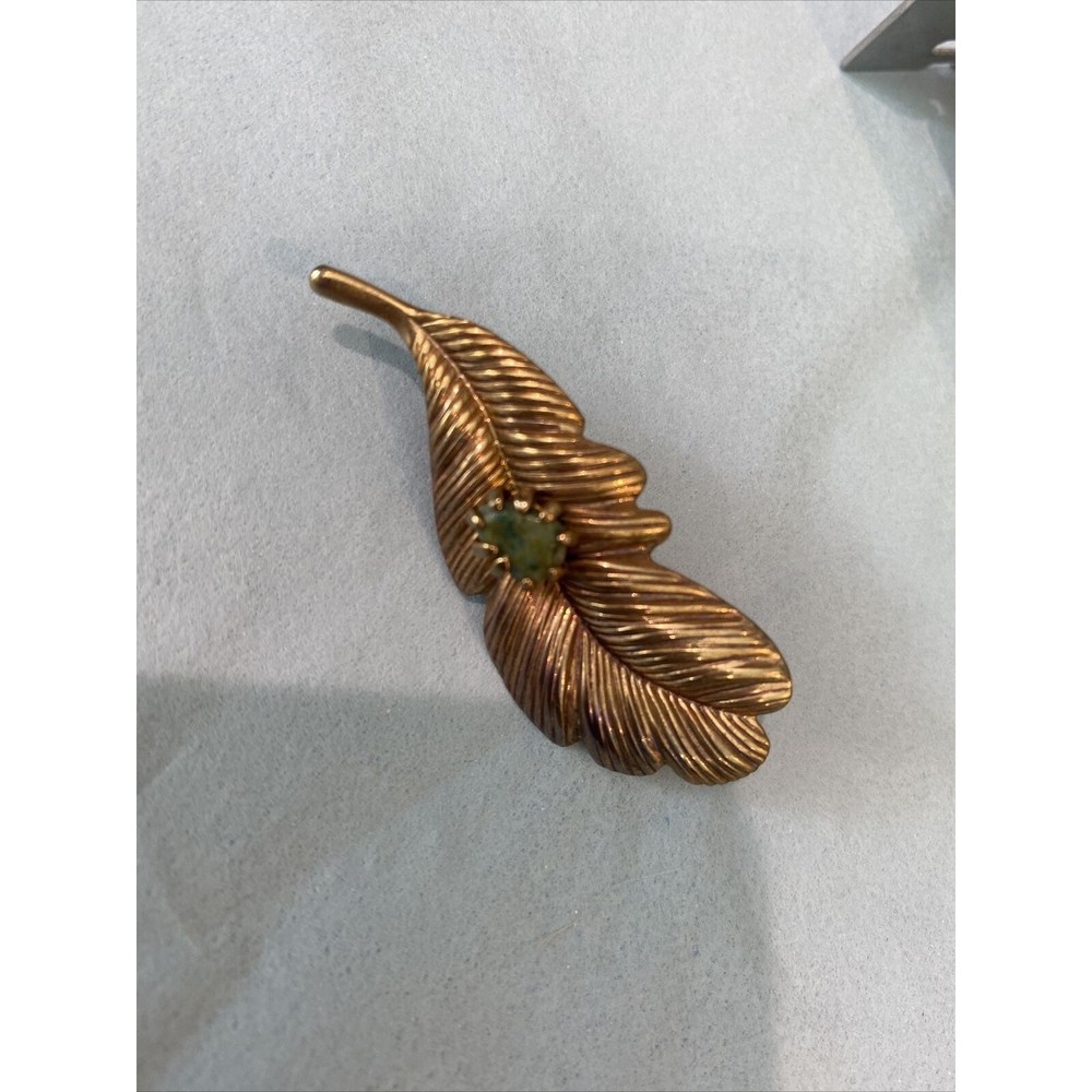 J1) Vintage Gold Tone Jade Stone Leaf Brooch Etched Pin Estate Jewelry